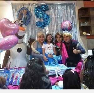 Meet your Posher, Manuel